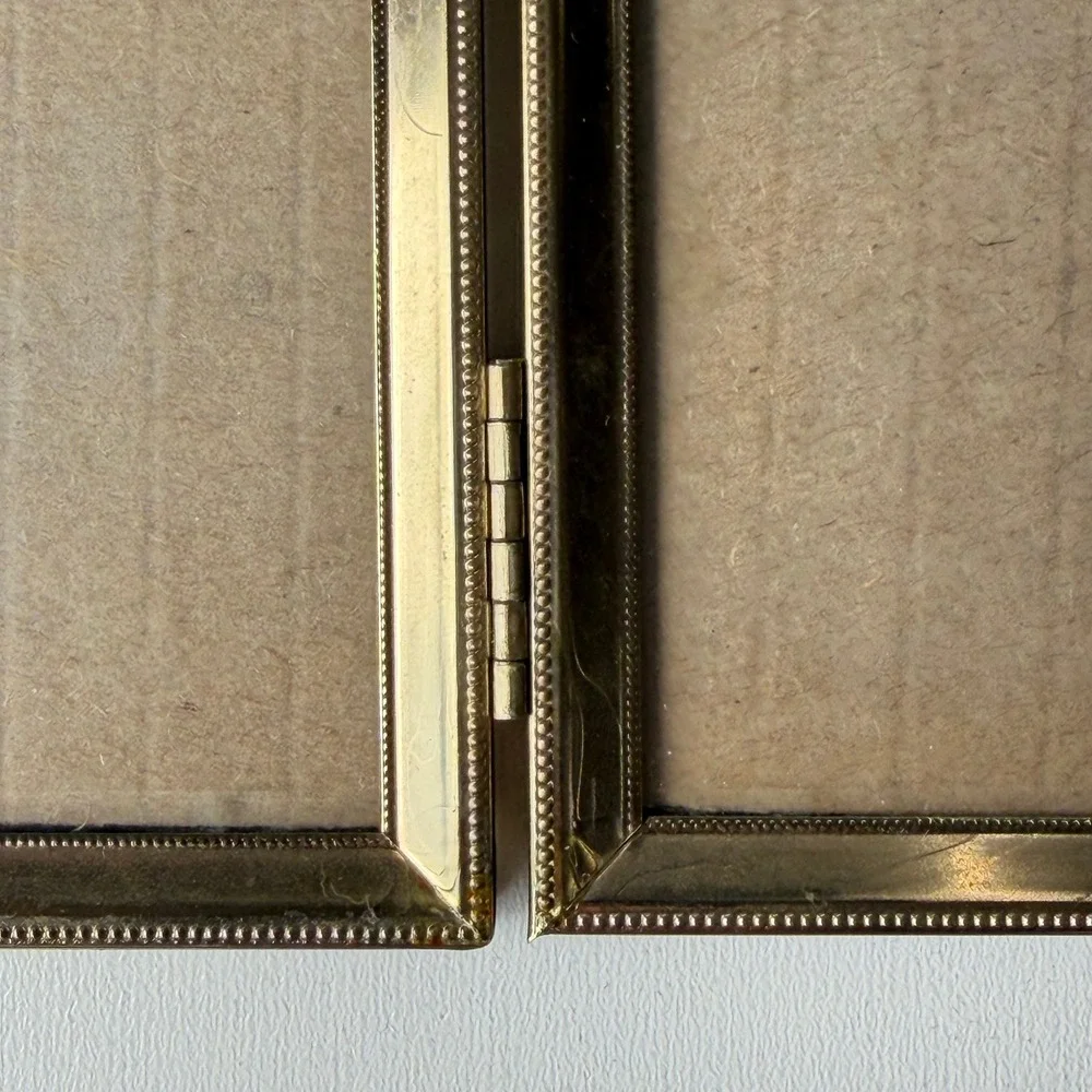 Vintage Brass Double Hinged Picture Frame 3.5x5 Gold Beaded Edge